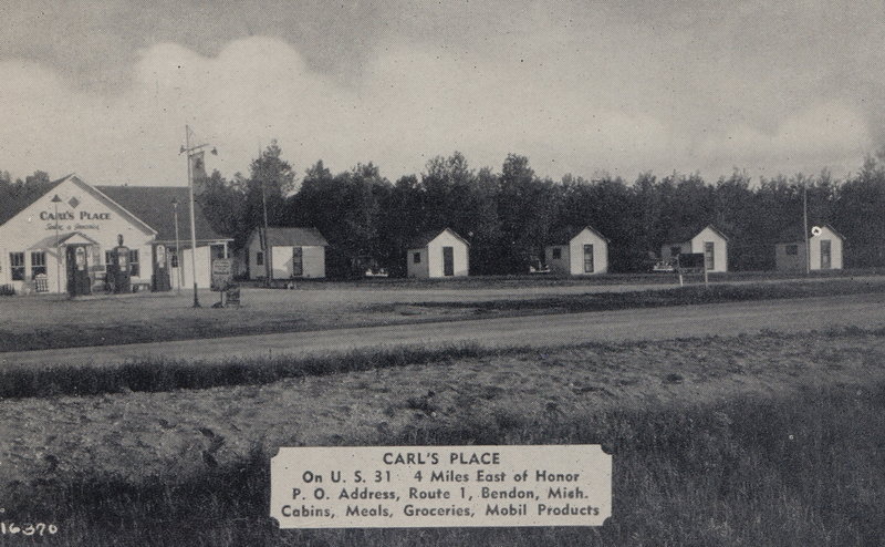 Carls Place (Carls Cabins) - Vintage Postcard